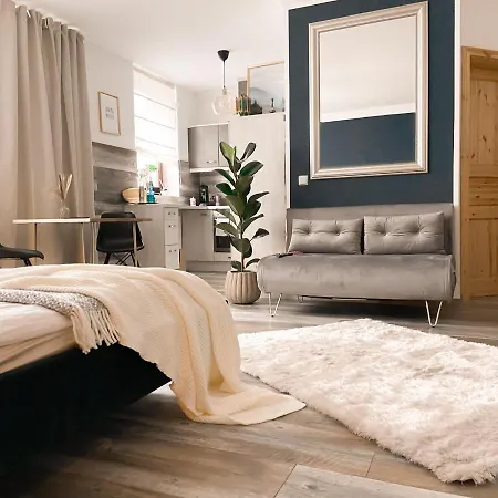 New Deluxe In Quiet Back House